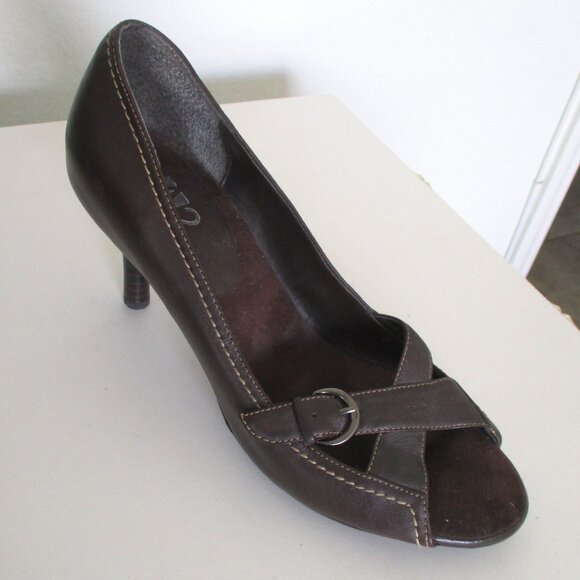 A2 by Aerosoles "2 Simple Leaf" Womens Brown Leather Open-Toe 3" Pump NWOB - 9M - Picture 2 of 10